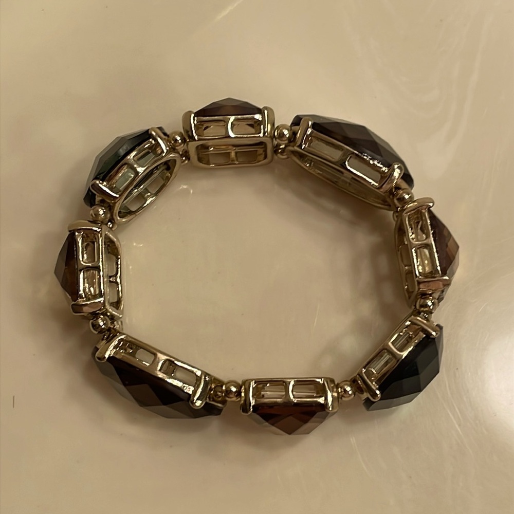 Gold tone stretch bracelet multicolor emerald cut stones EUC statement jewelry - Picture 4 of 6